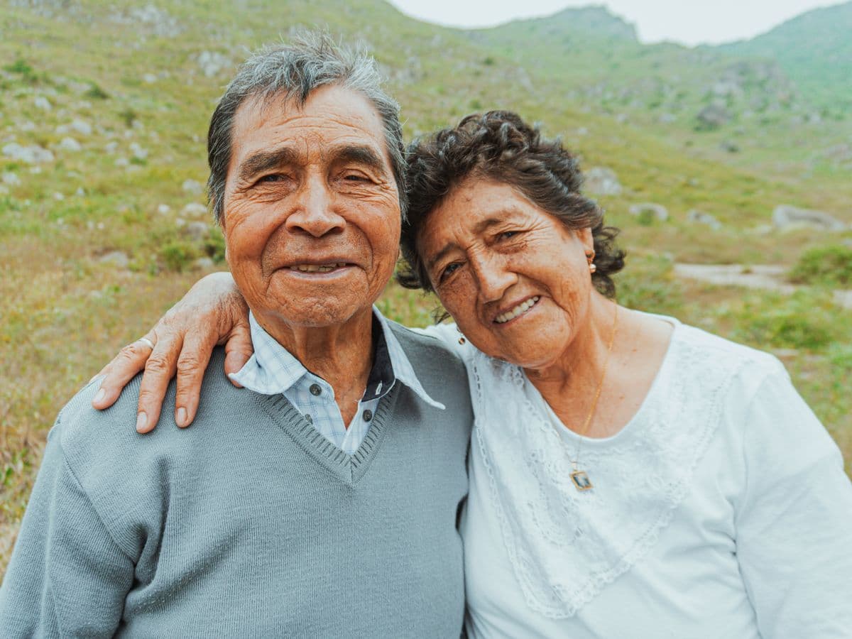 An active couple enjoying retirement, covered by a plan that fits their life